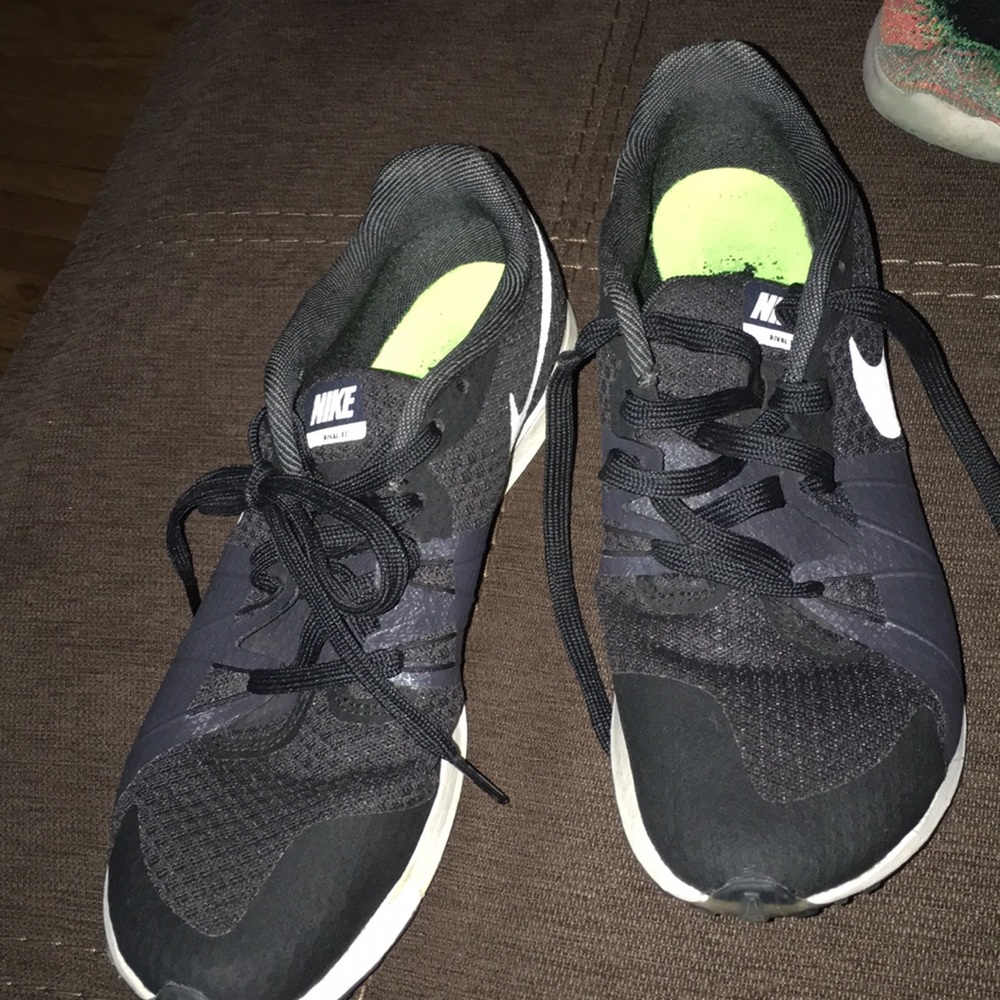 Nike Rival - Picture 2 of 2